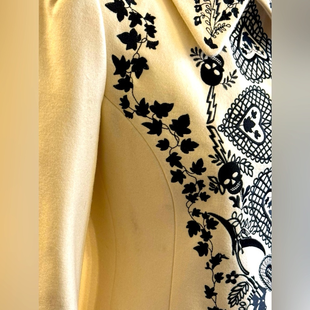 Betsey Johnson One of a kind Jacket - Picture 5 of 8